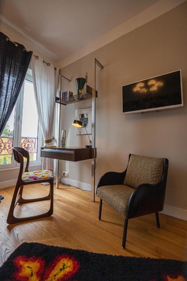 Le Jardin Des Toiles Hotell Triel-sur-Seine Exteriör bild