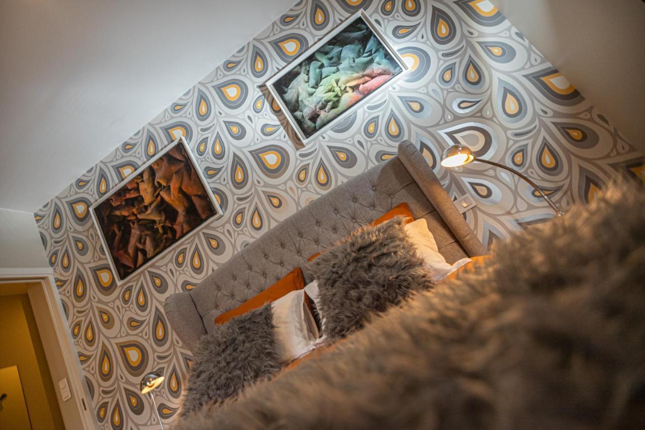 Le Jardin Des Toiles Hotell Triel-sur-Seine Exteriör bild