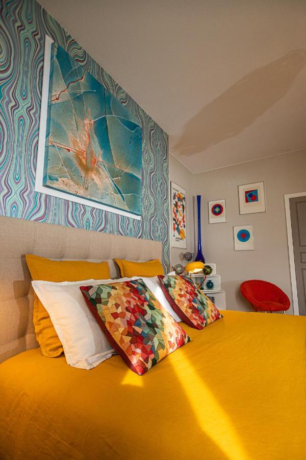Le Jardin Des Toiles Hotell Triel-sur-Seine Exteriör bild